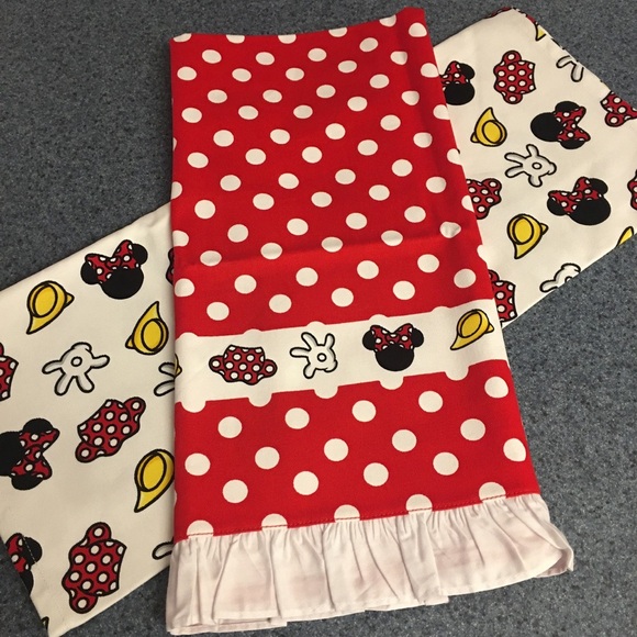 Authentic Disney Dish Towels Set of two Red and White - Picture 5 of 6